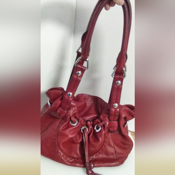 B. MAKOWSKY RED GENUINE LEATHER ROOMY SHOULDER HANDBAG SOFT Pockets Magnetic - Picture 1 of 16